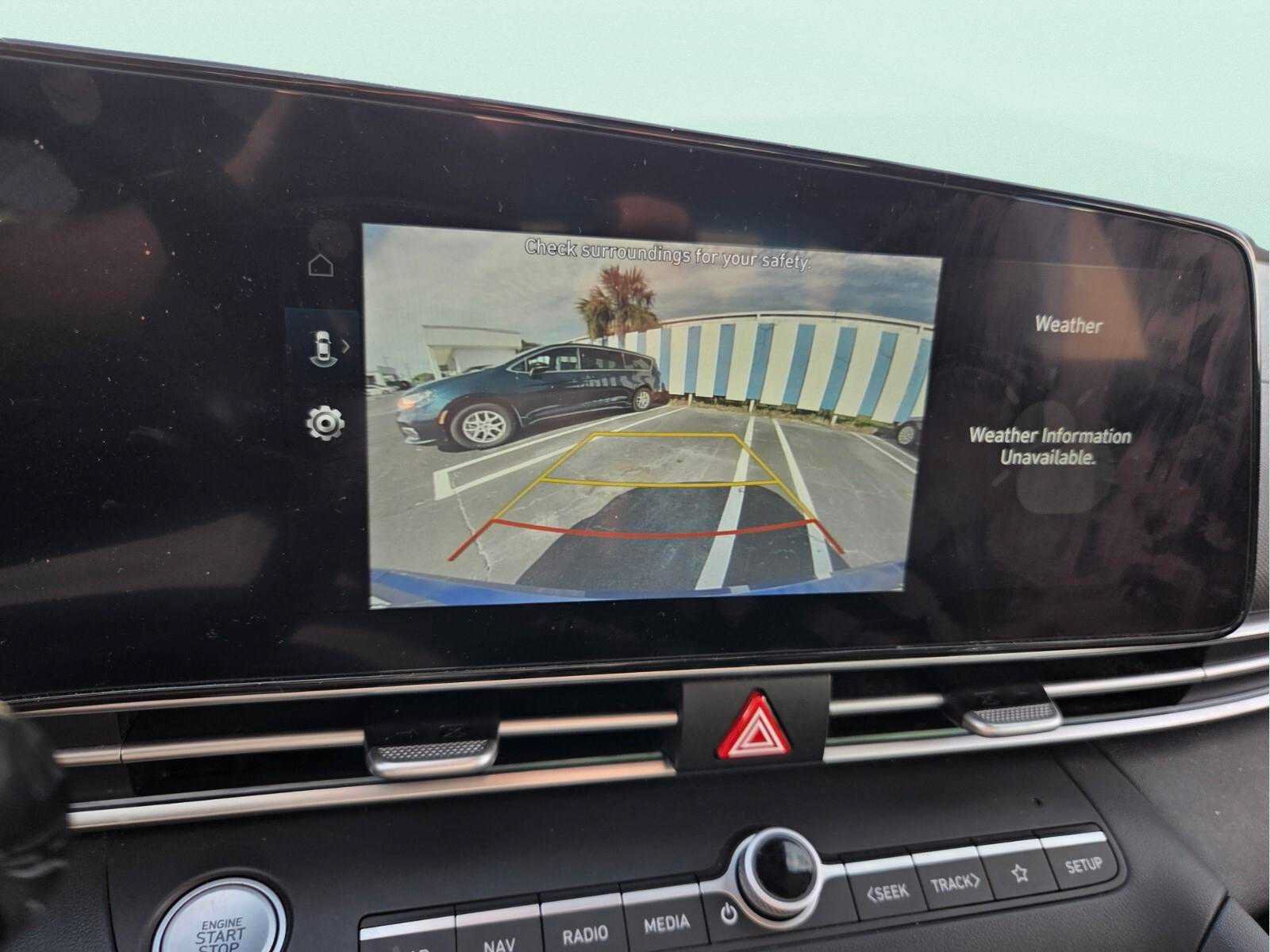Used 2025 Hyundai Elantra SEL FWD image 25