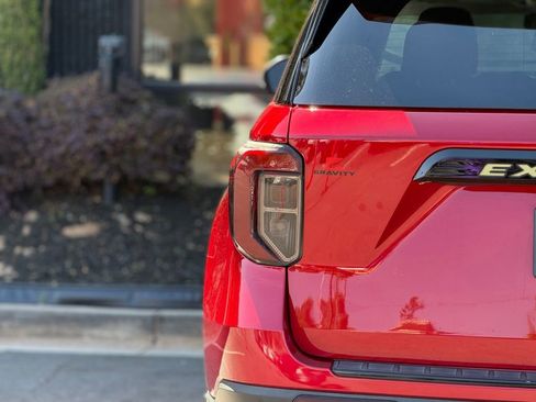 Used 2020 Ford Explorer Platinum w/ Premium Technology Package image 15