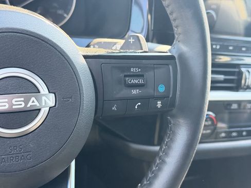 Certified 2024 Nissan Pathfinder SL image 8