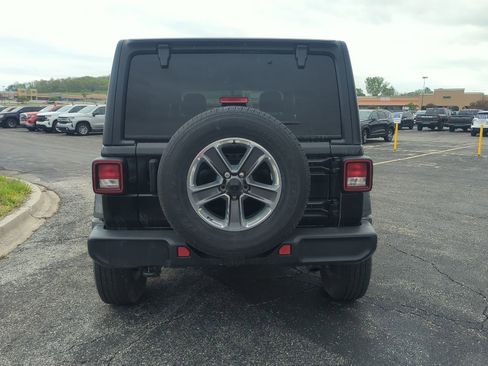 Used 2021 Jeep Wrangler Unlimited Sahara w/ Uconnect 4C Nav & Sound Group AWD/4WD image 7