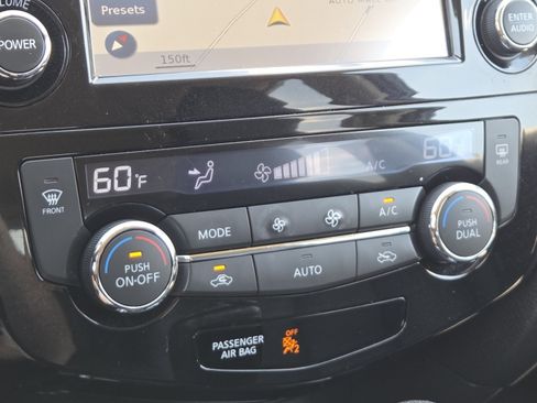 Used 2014 Nissan Rogue SL AWD/4WD image 29