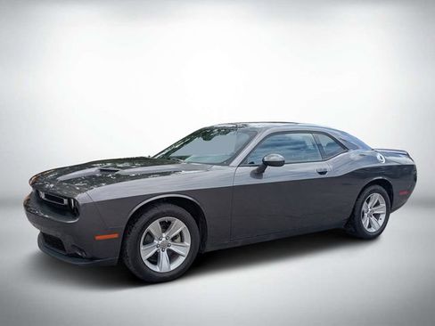 Used 2023 Dodge Challenger SXT RWD image 7