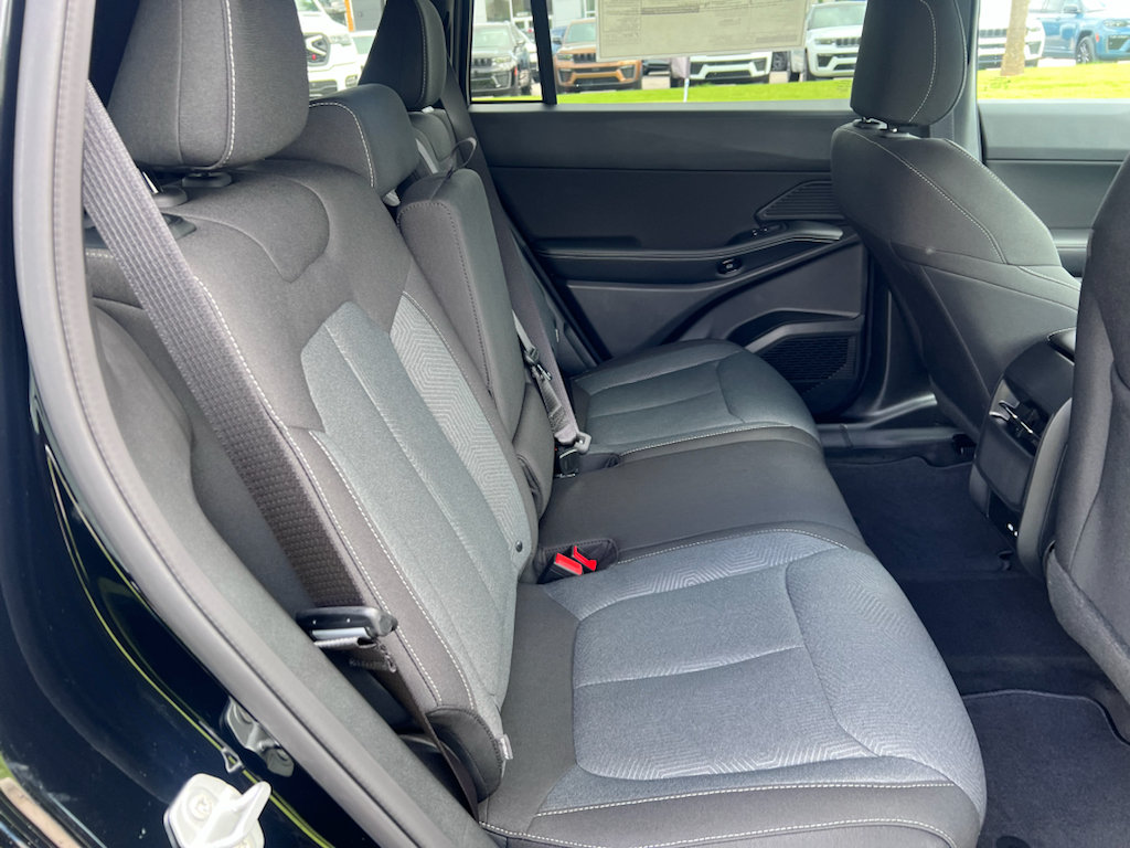New 2026 Jeep Cherokee Laredo AWD/4WD image 12