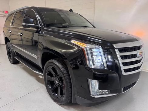 Used 2019 Cadillac Escalade 2WD w/ LPO, Radiant Package image 1