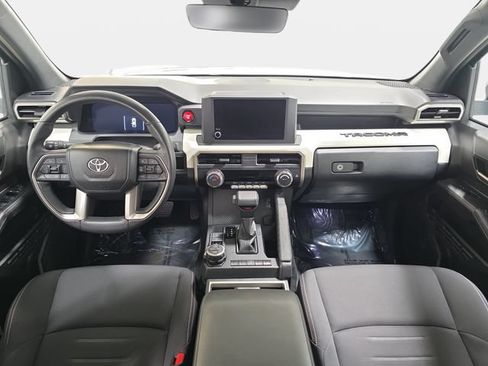 Certified 2024 Toyota Tacoma TRD Off-Road AWD/4WD image 9