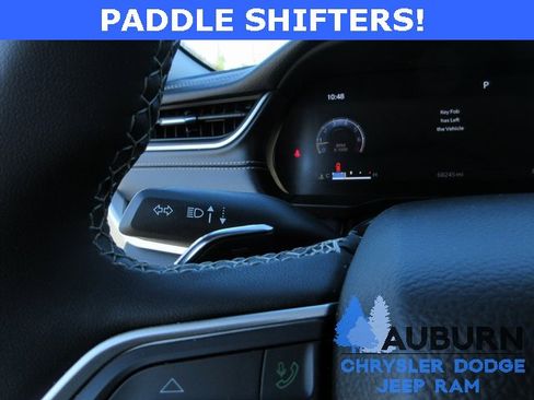 Used 2023 Jeep Grand Cherokee Limited w/ Black Appearance Package image 16