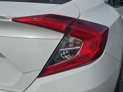 Used 2018 Honda Civic EX-L image 8