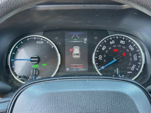 Used 2021 Toyota RAV4 XLE AWD/4WD image 14