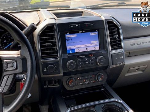 Used 2019 Ford F250 XLT w/ XLT Premium Package image 5