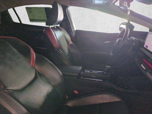 Used 2023 Toyota Prius Prime Premium FWD image 21