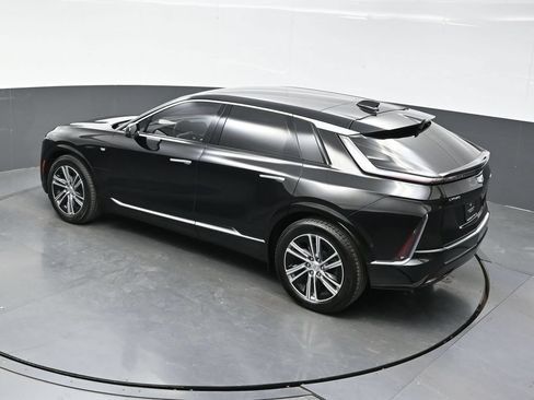 Certified 2024 Cadillac Lyriq Luxury AWD/4WD image 34