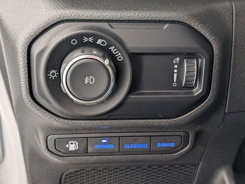 Used 2023 Jeep Wrangler Unlimited Sahara w/ Cold Weather Group image 13