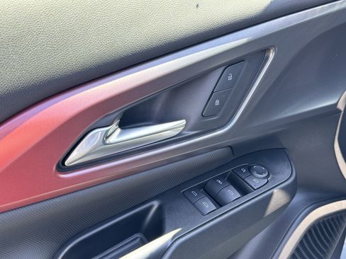 Used 2025 Chevrolet Equinox EV RS image 12