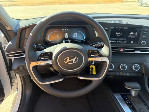 New 2026 Hyundai Elantra SE image 12