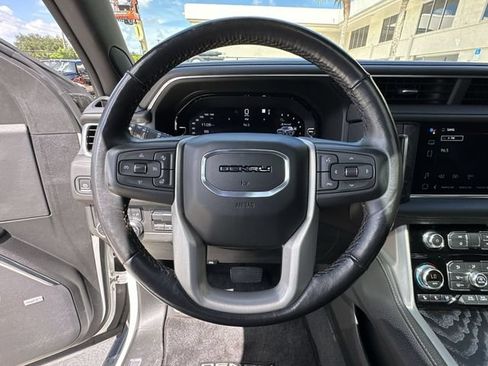 Certified 2022 GMC Yukon XL Denali w/ Denali Ultimate Package AWD/4WD image 22