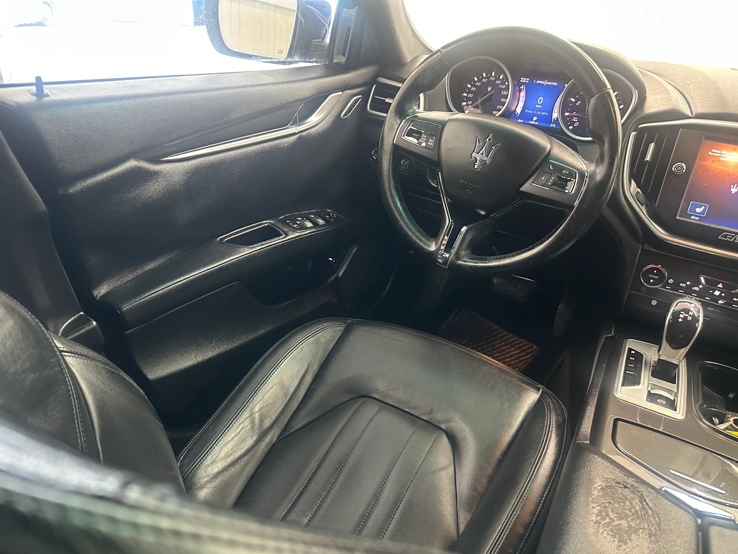 Used 2015 Maserati Ghibli RWD image 15