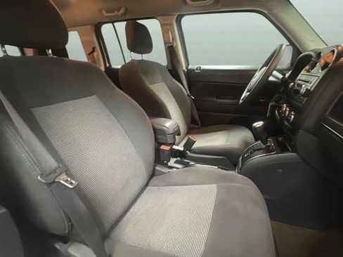 Used 2016 Jeep Patriot Sport w/ Power Value Group FWD image 22