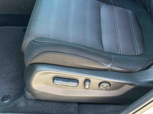 Used 2018 Honda CR-V EX image 15