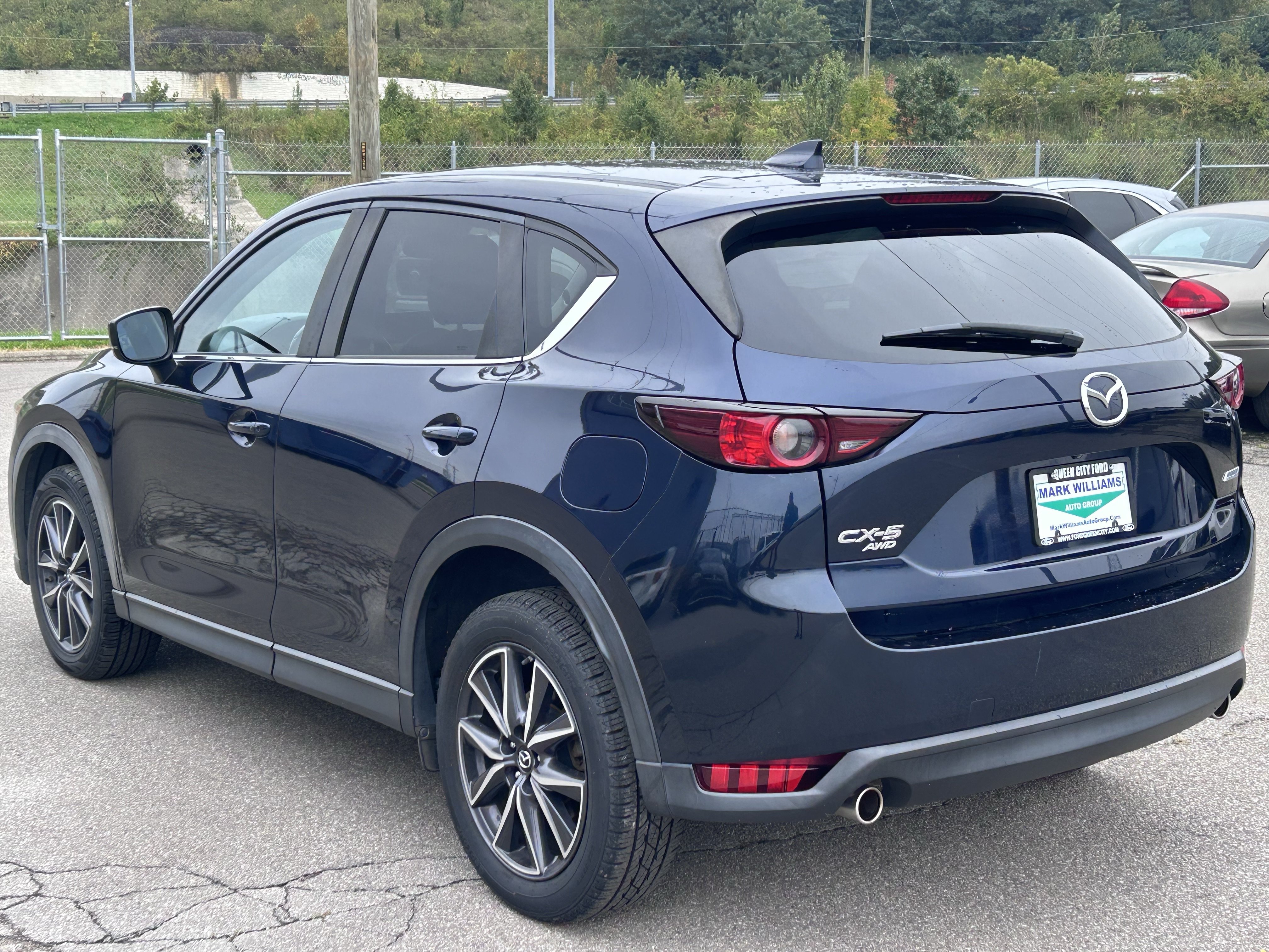 Used 2018 MAZDA CX-5 Touring w/ Preferred Equipment Package AWD/4WD image 4