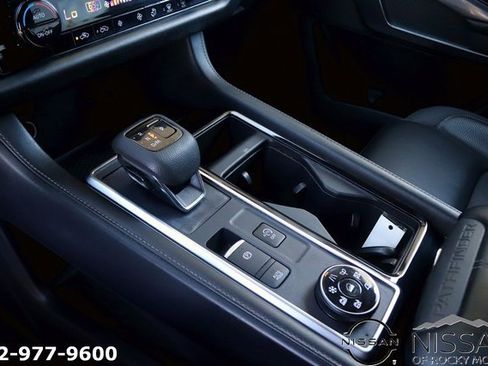 Used 2022 Nissan Pathfinder SL w/ SL Premium Package image 21