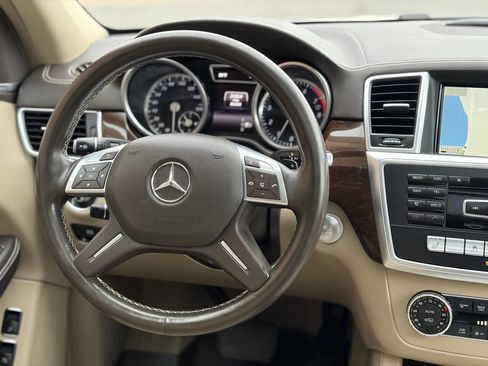 Used 2015 Mercedes-Benz GL 450 GL 450 4MATIC AWD 4dr SUV image 32