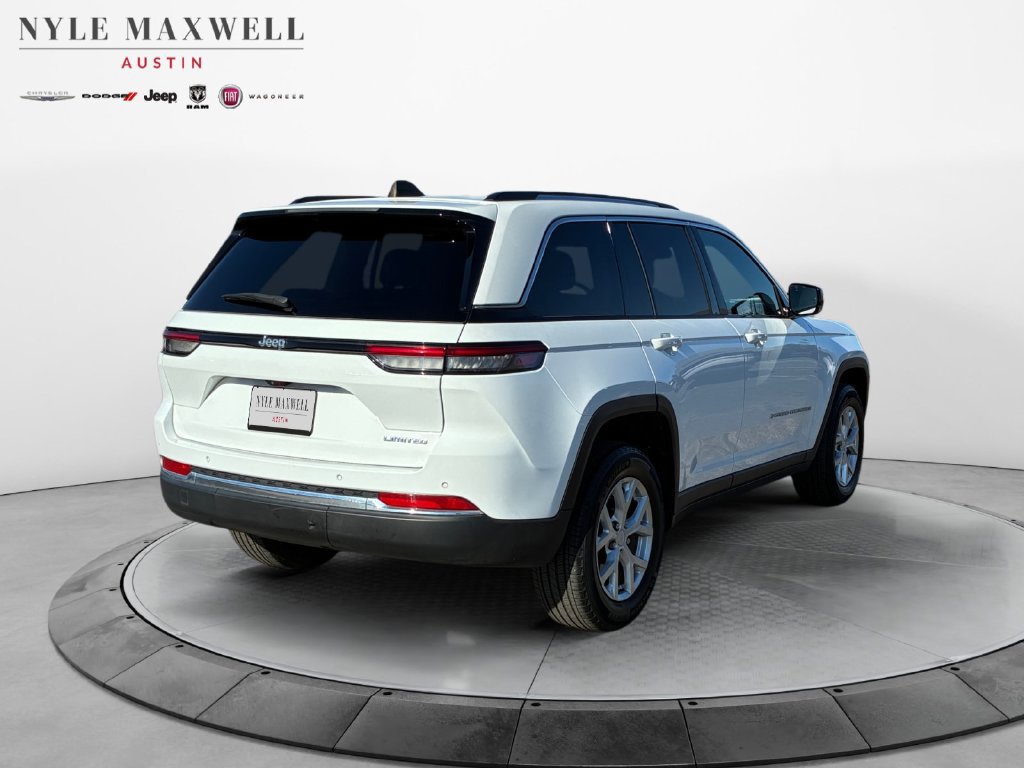 Used 2023 Jeep Grand Cherokee Limited w/ Trailer Tow Prep Group (B) RWD image 16