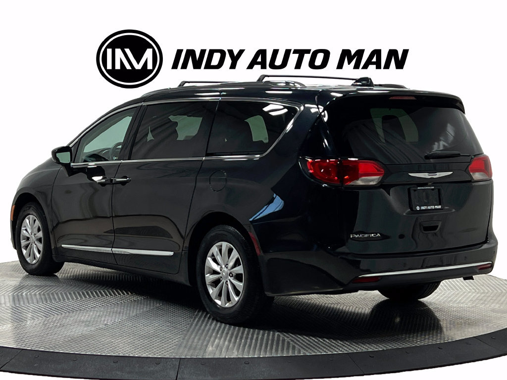 Used 2019 Chrysler Pacifica Touring-L FWD image 6