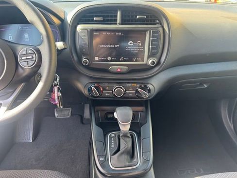 Certified 2025 Kia Soul LX image 16