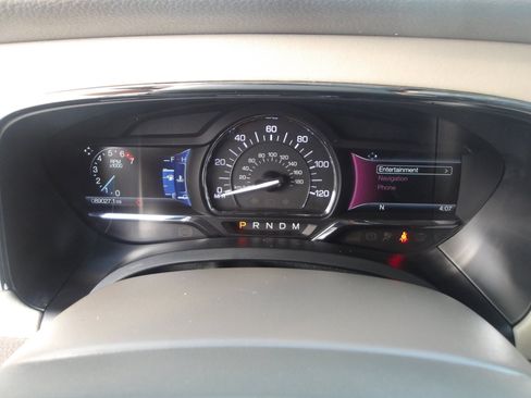 Used 2017 Lincoln Navigator Select image 21