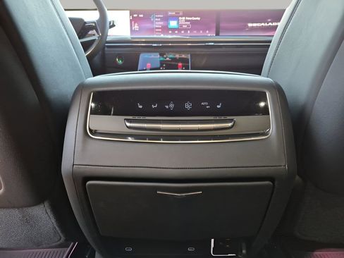 Certified 2025 Cadillac Escalade Sport w/ Touring Package image 21