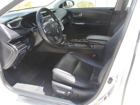 Used 2018 Toyota Avalon Touring w/ Carpet Mat Package image 9