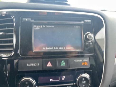 Used 2015 Mitsubishi Outlander GT AWD/4WD image 28