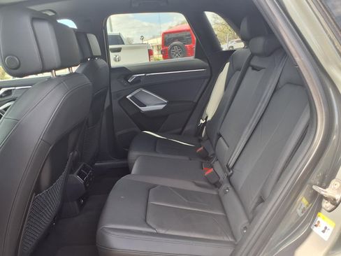 Used 2025 Audi Q3 2.0T Premium image 18