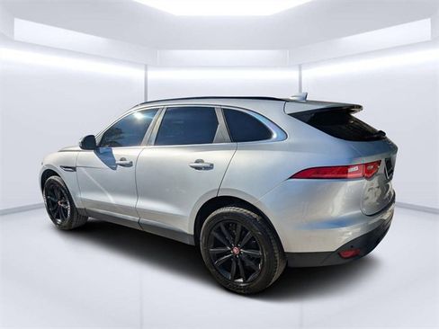 Used 2017 Jaguar F-PACE Prestige image 5