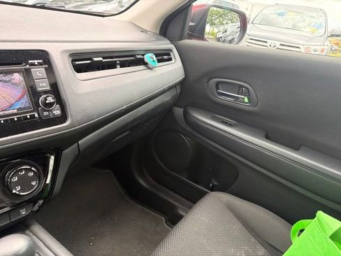 Used 2018 Honda HR-V LX image 16