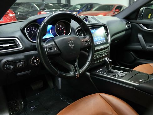 Used 2018 Maserati Ghibli image 23