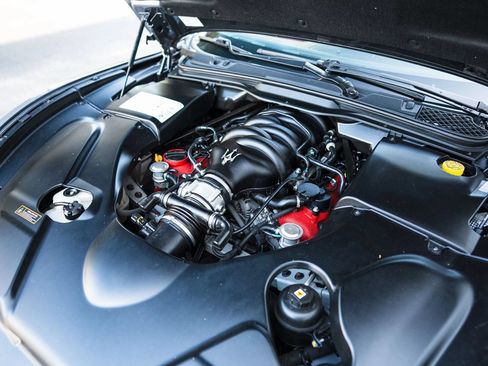 Used 2015 Maserati GranTurismo MC RWD image 27
