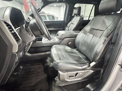Used 2018 Ford Expedition XLT w/ Equipment Group 202A image 7