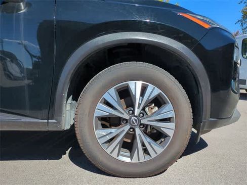 Used 2023 Nissan Rogue SV image 14