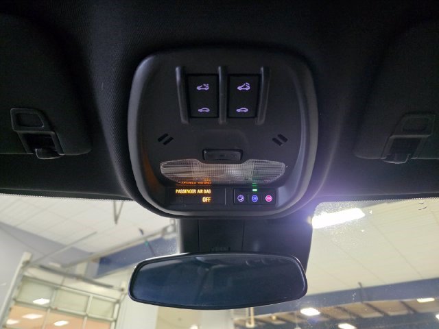 Used 2024 Chevrolet Trax RS w/ Sunroof Package FWD image 35
