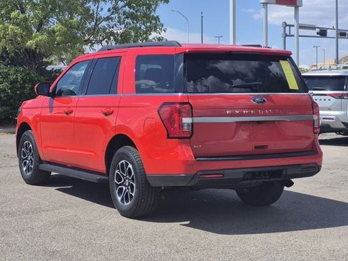 Used 2023 Ford Expedition XLT RWD image 4