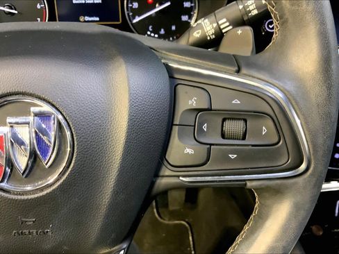 Used 2023 Buick Envision Essence image 25