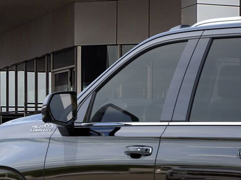 New 2025 Chevrolet Suburban High Country image 12