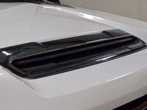 Used 2022 Chevrolet Silverado 2500 High Country w/ Safety Package II image 9