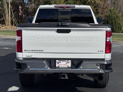 Used 2022 Chevrolet Silverado 2500 LTZ w/ LTZ Convenience Package image 19