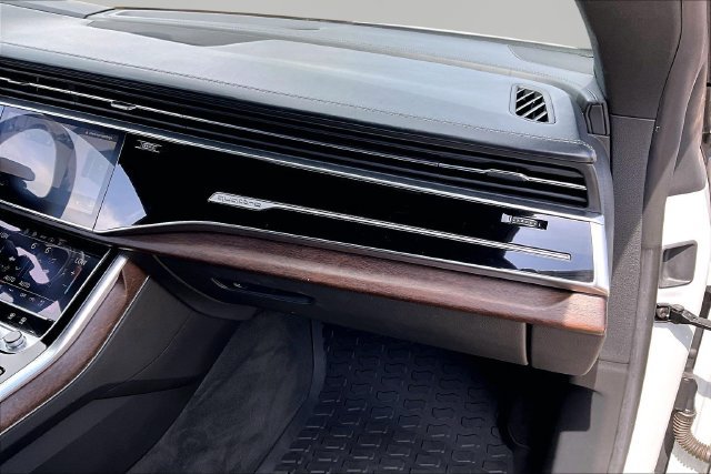 Used 2021 Audi Q8 Prestige AWD/4WD image 16
