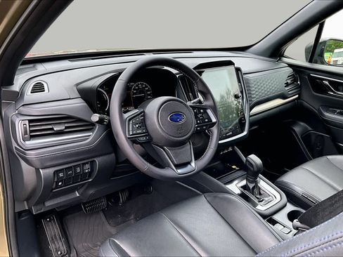 Used 2025 Subaru Forester Limited AWD/4WD image 18