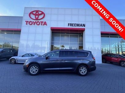 Used 2023 Chrysler Pacifica Touring-L