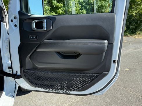 Used 2023 Jeep Wrangler Sahara image 45