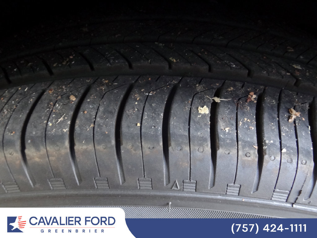 Used 2026 Ford Explorer Active AWD/4WD image 13